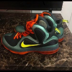 LeBron James green and orange color way size 10.5